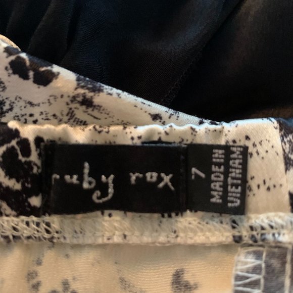 Ruby Rax Strapless Mini Dress - Picture 4 of 6